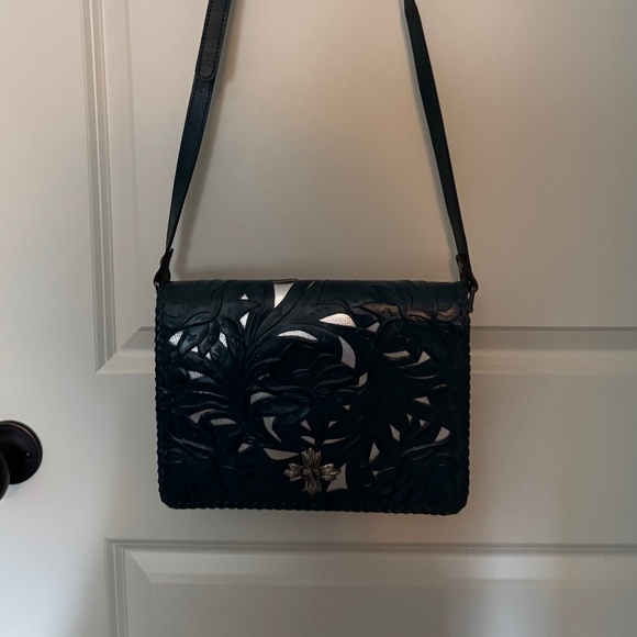 NWT: Patricia Nash tooled leather dark turquoise w/ adjustable shoulder strap - Picture 2 of 9
